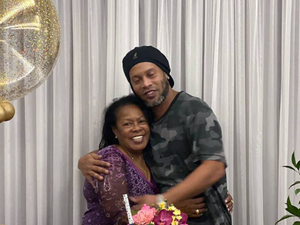 Mãe de ex-jogador, Ronaldinho Gaúcho morre de covid-19, em Porto Alegre
