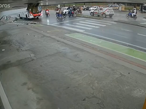 Câmeras mostram momento de atentado em frente à UPA do Benedito Bentes