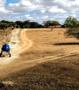 Prefeito gasta cerca de R$ 4 milhões em festas e impõe população sobreviver sem água em casa