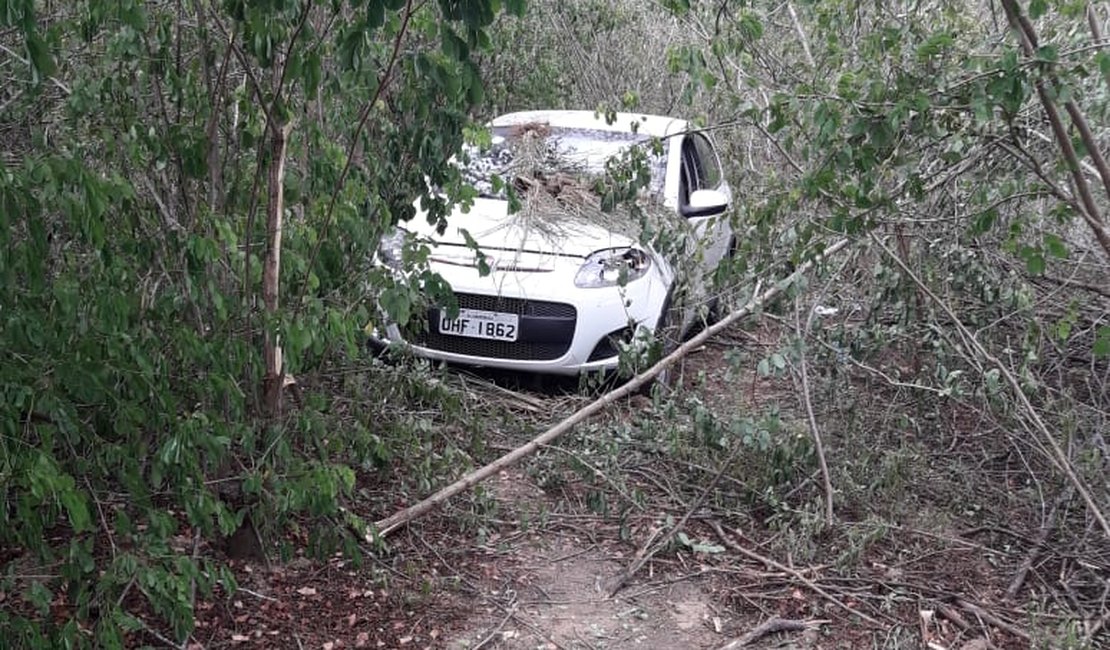 Veículo roubado em Arapiraca é encontrado em Limoeiro de Anadia