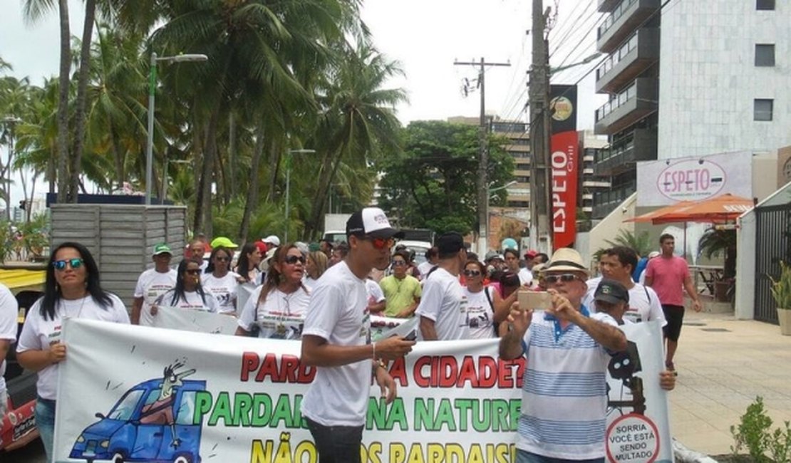 População protesta contra instalação de 'pardais' em Maceió