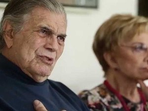 Tarcísio Meira é alvo de ataques : 'Está com o pé no caixão!'