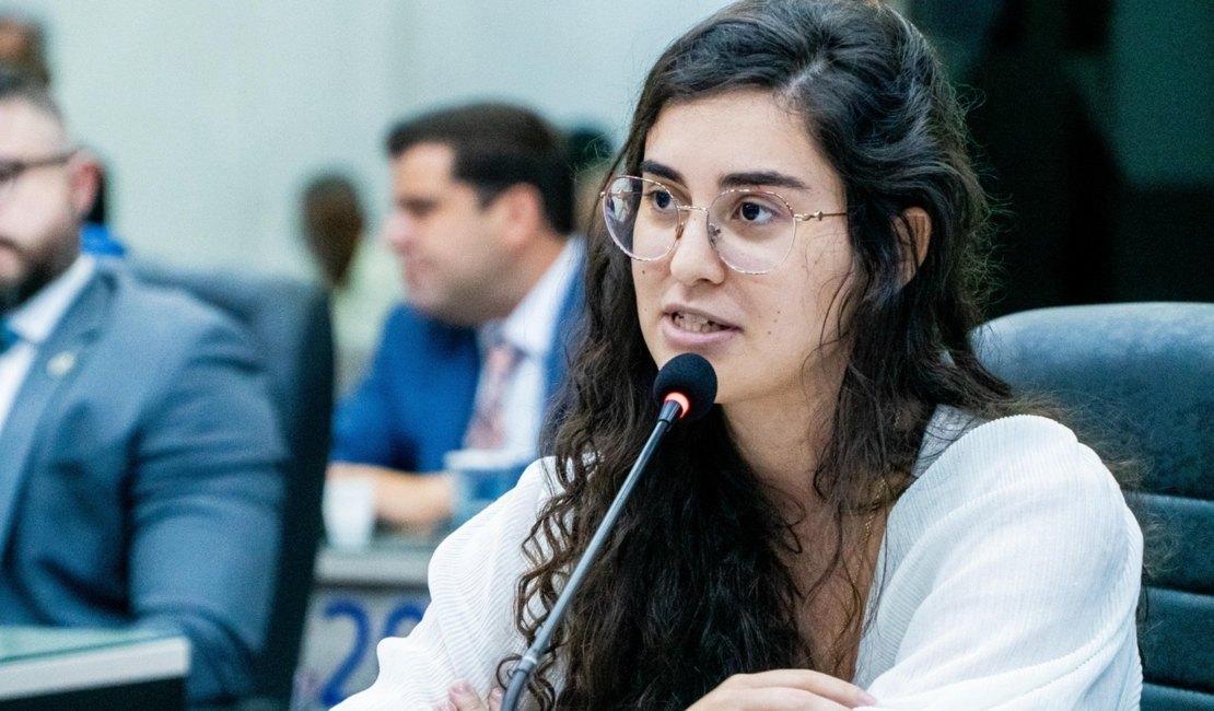 Teca Nelma propõe atendimento odontológico gratuito a vítimas de violência doméstica