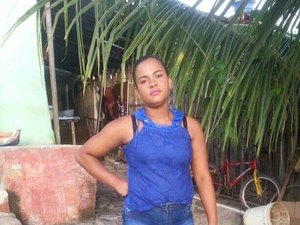 Crime brutal: mulher é assassinada a facadas em Porto Calvo