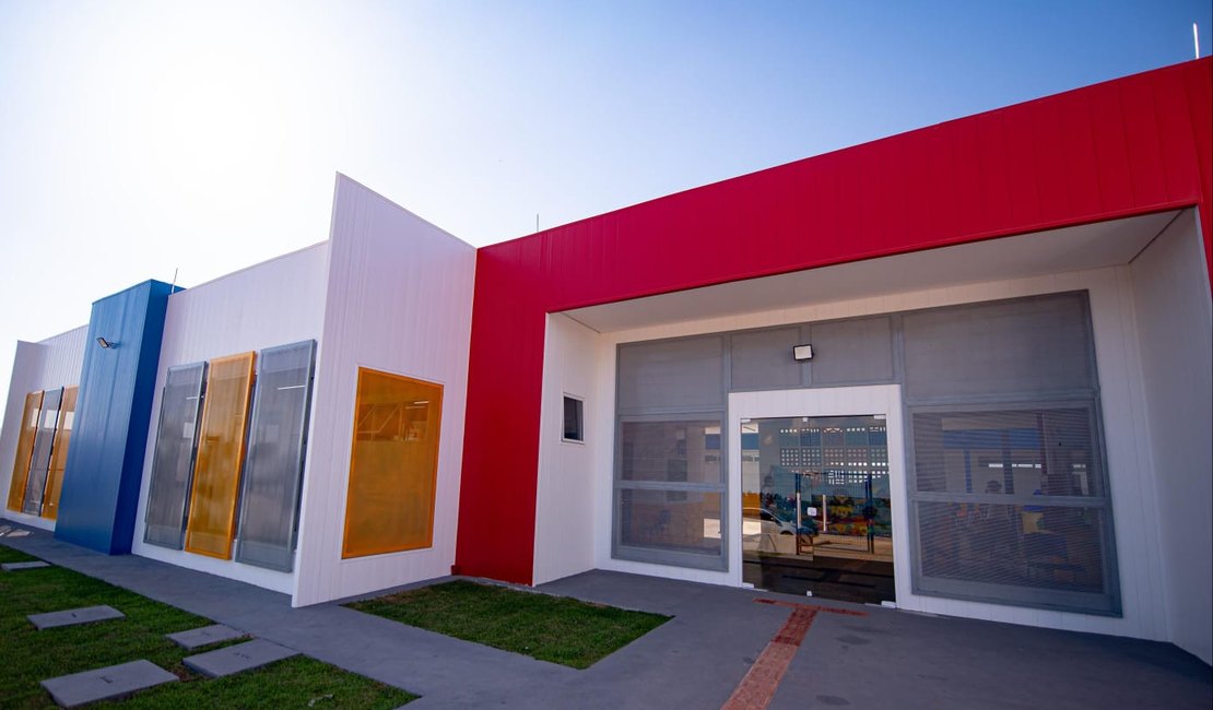 Prefeito Luciano Barbosa inaugura creche no povoado Poção nesta segunda (28)
