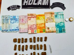 “Galeguinha da quebrada” é presa com drogas em Arapiraca