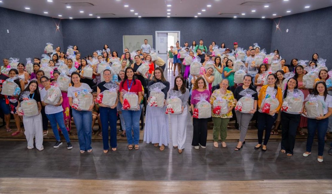 Prefeitura realiza entrega dos kits do programa Mãe Arapiraquense para mais de 100 gestantes