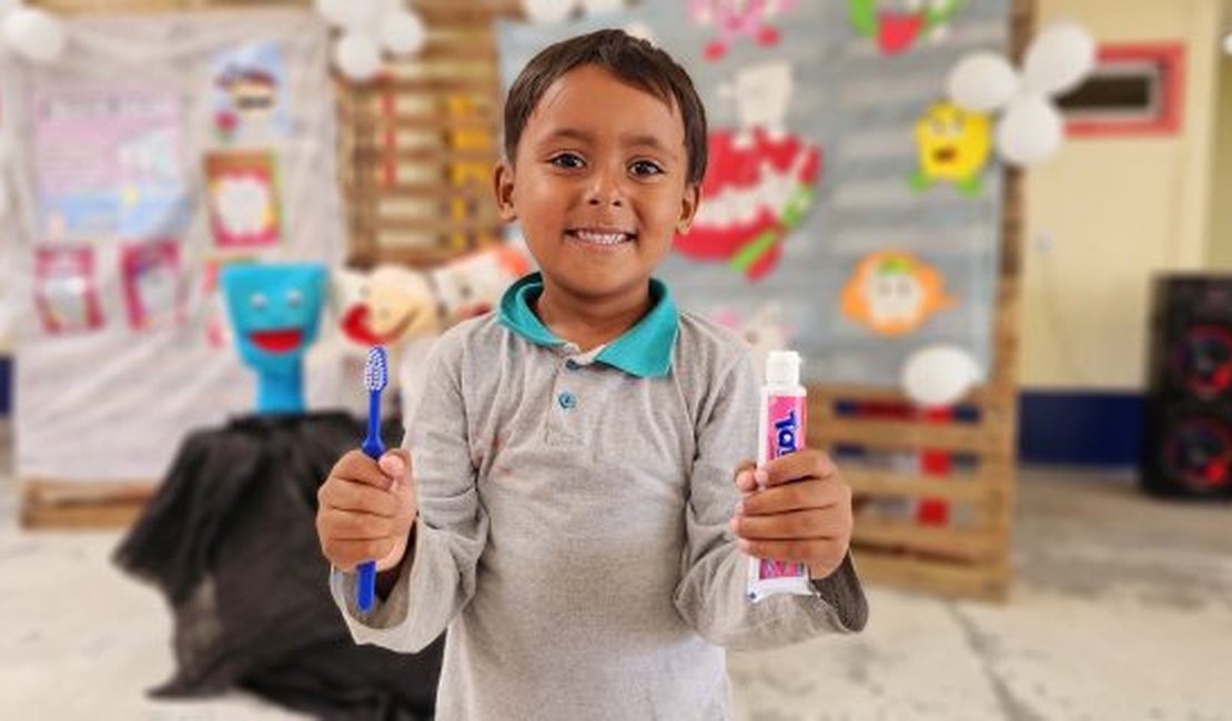 Prefeitura e Ministério da Saúde levam atendimento odontológico para escolas de Arapiraca