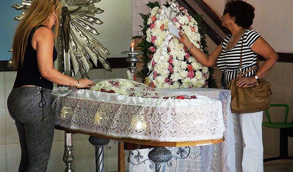 Corpo da atriz Regina Dourado será cremado neste domingo em Salvador