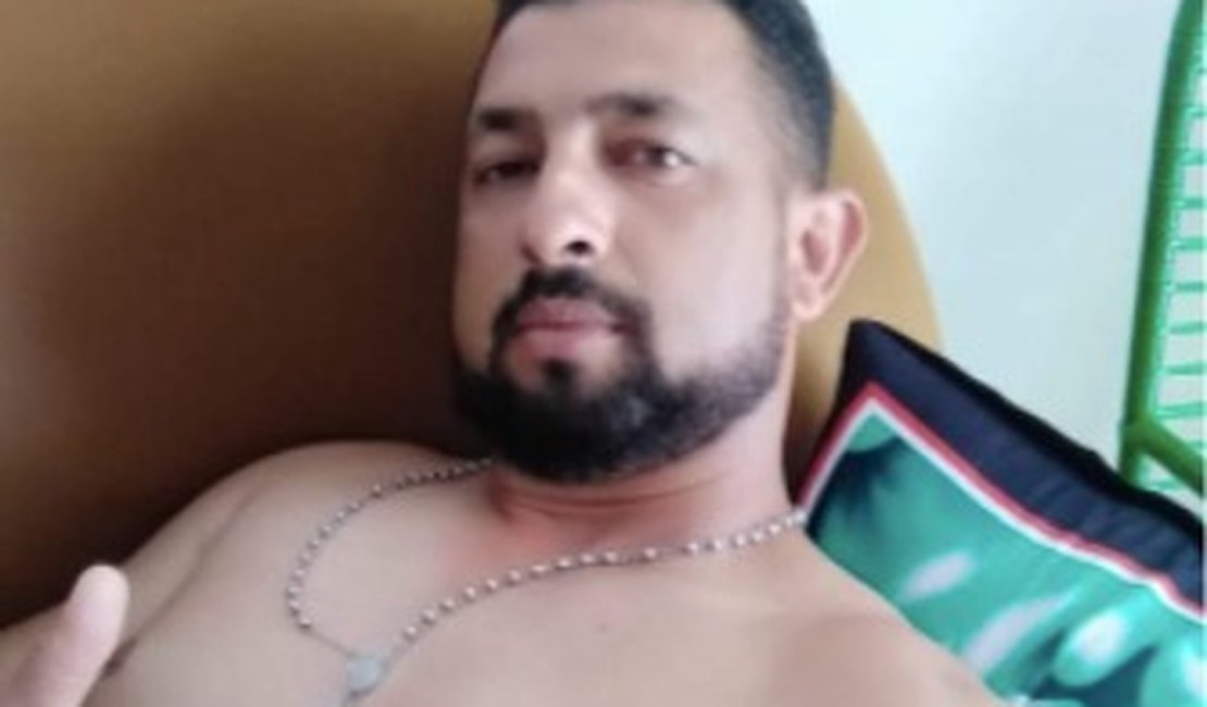 Homem é assassinado com tiro na cabeça na frente da casa de amigo, em Santana do Ipanema