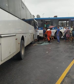 [Vídeo] Acidente entre um ônibus e micro-ônibus deixa seis pessoas feridas no Clima Bom