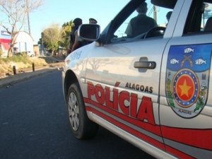 Jovem é preso em flagrante com arma de fabricação caseira na Região Metropolitana