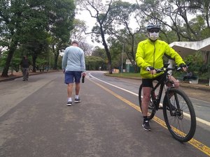 Atividade física regular diminui riscos de casos graves de Covid-19, diz estudo