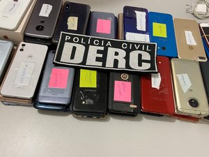 Polícia Civil entrega mais um lote de celulares recuperados nesta quarta 