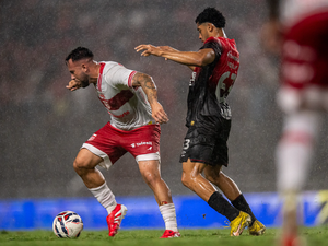 CRB perde para o Athletico no Rei Pelé e se mantém no meio da tabela da Série B