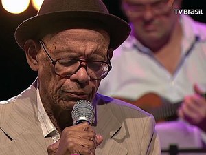 Sambista Elton Medeiros morre aos 89 anos no Rio