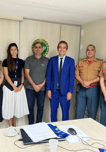 Defensoria Pública articula retirada de fios irregulares em postes de Maceió