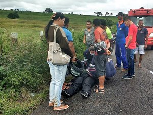 [Vídeo] Funcionária de escola sofre acidente quando ia para o trabalho