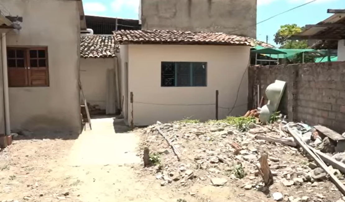 [Vídeo] Moradora do Pinheiro relata novos tremores e esvaziamento de fossa em residência