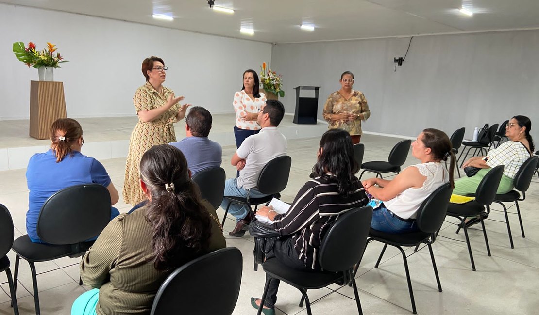 Tainá Veiga se reúne com diretores e anuncia reforço na segurança das escolas da rede municipal de Lagoa da Canoa