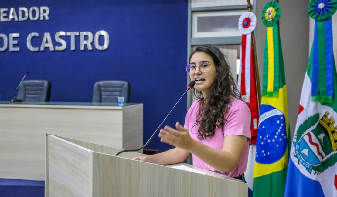 Teca Nelma denuncia bloqueio de acesso ao mar em Ipioca e cobra ação da Prefeitura