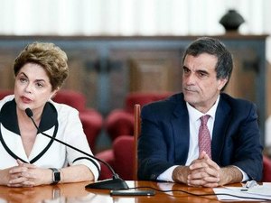 Defesa de Dilma entrará com nova ação no STF para tentar anular impeachment