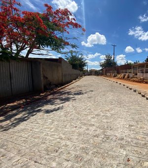Prefeitura de Palmeira entra na última fase de pavimentação e drenagem de Lagoa do Caldeirão