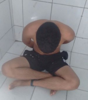 Após denúncia, jovem é preso escondendo moto roubada em lava jato