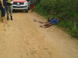 [Vídeo] Corpo de homem é encontrado com mãos amarradas e sinais de espancamento