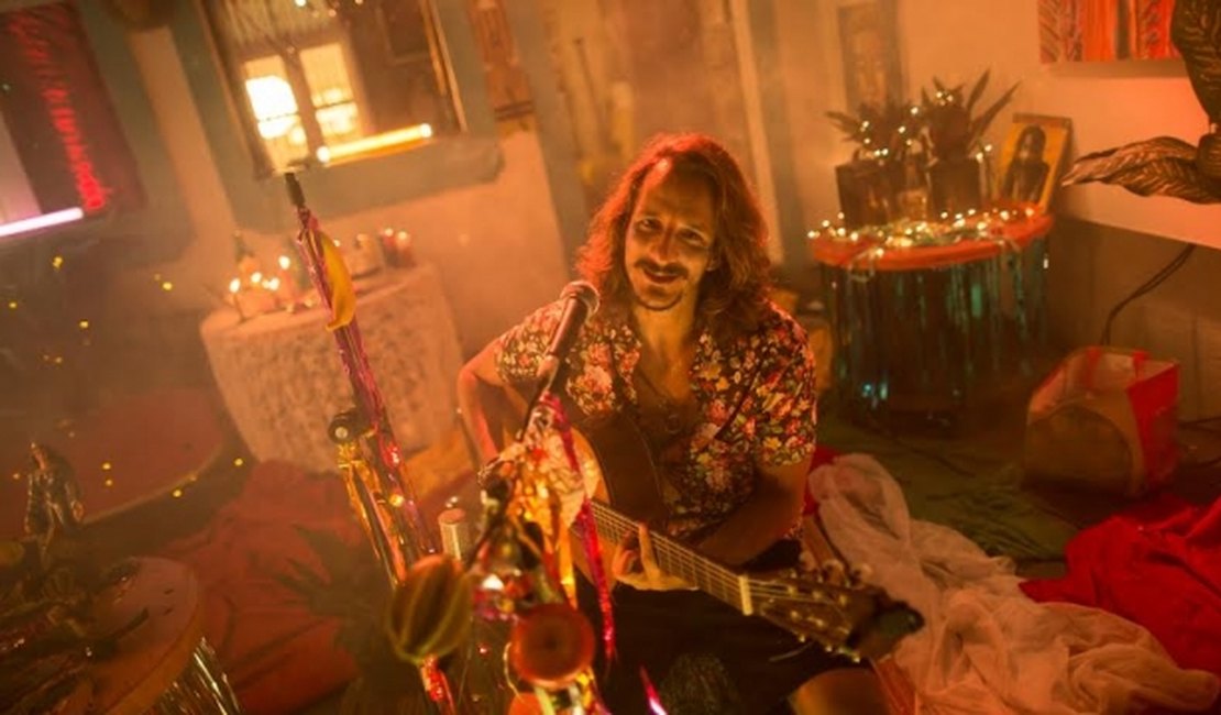 Músico Caê Mancini mistura ritmos em novo disco Folguedo Caldeado