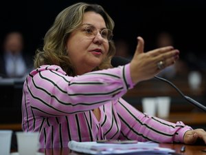 Tereza Nelma: “Agora teremos mais R$ 6 bilhões para combater o coronavírus no Brasil”