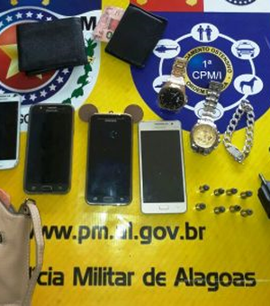 Dupla é presa com cinco celulares roubados em São Miguel dos Campos