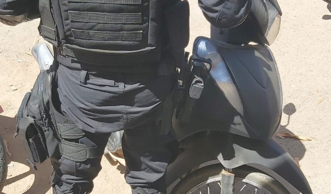 Policiais da Rocam prendem homem que conduzia moto com queixa de roubo em Arapiraca