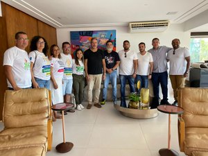 Deputado Davi Maia articula reunião de enfermeiros com presidente da Câmara, deputado Arthur Lira