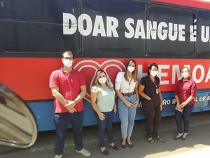 Hemoal realiza ação externa em parceria com Escola de Palmeira para coletar sangue de doadores