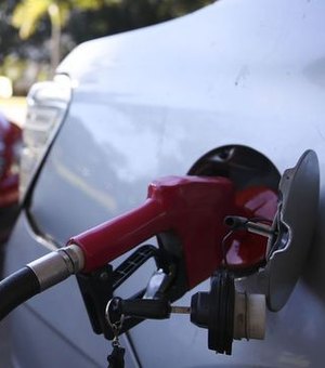 Pesquisa registra queda de preço médio da gasolina em Maceió