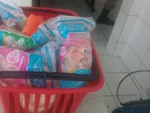 Mulheres tentam furtar supermercado no Farol 