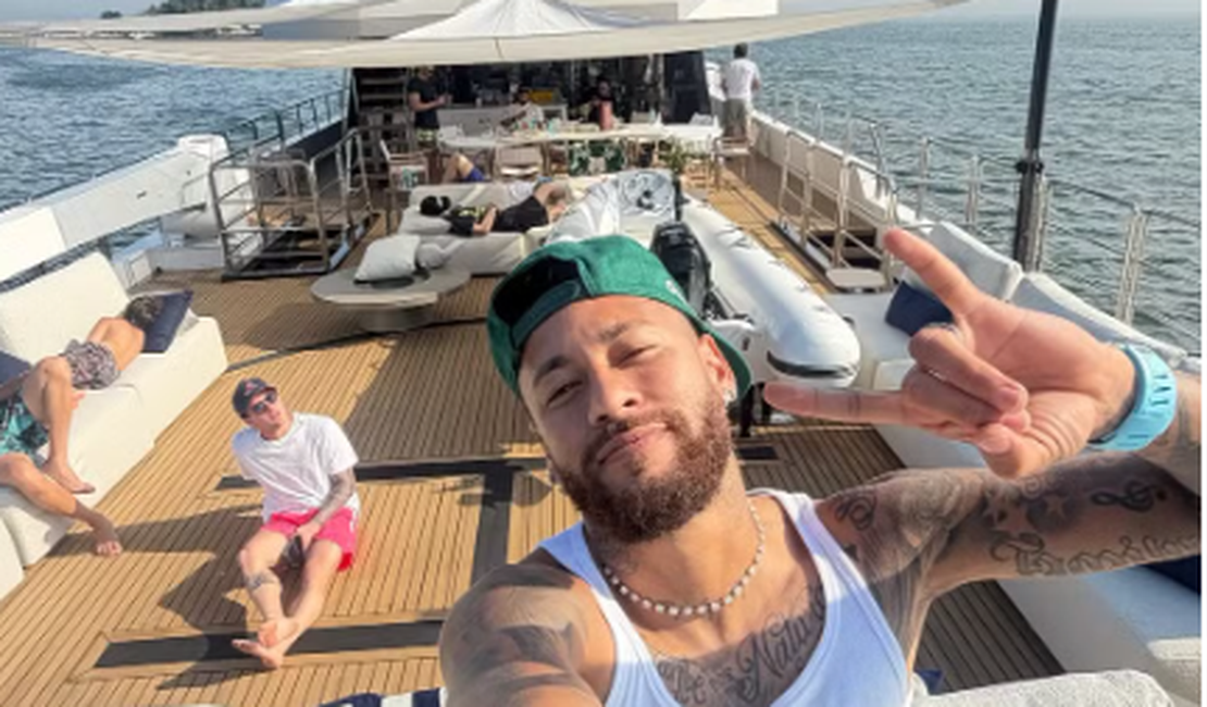Neymar curte momento familiar após polêmica em partida contra Remo