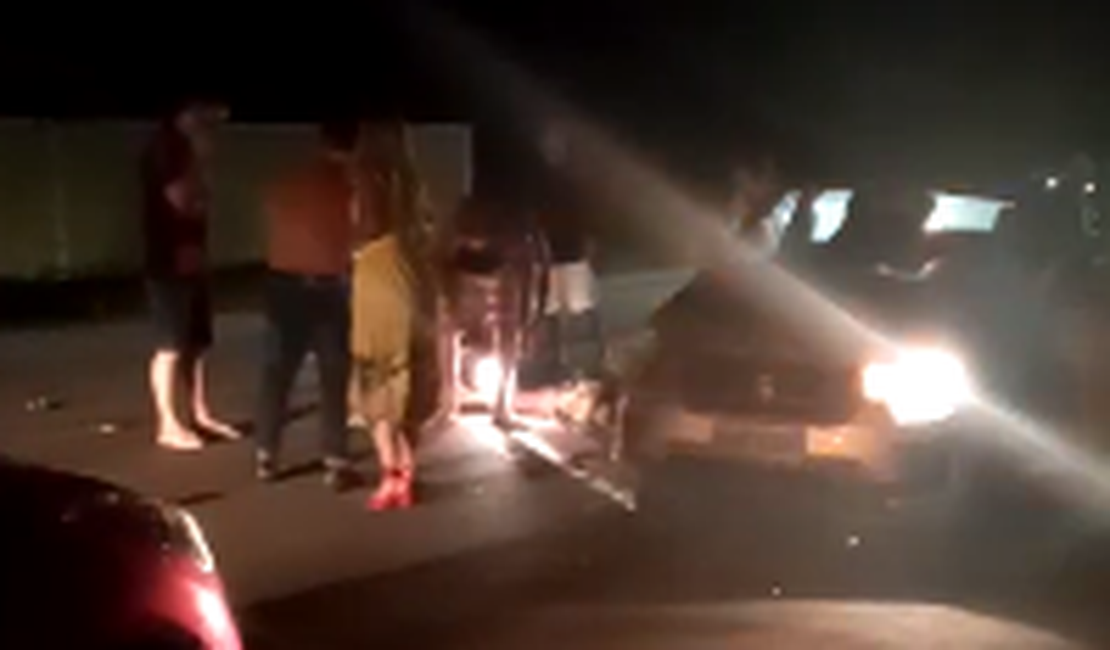 [Vídeo] Acidente entre moto e carro é registrado em Marechal Deodoro