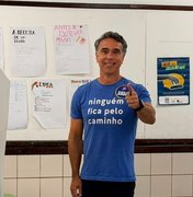 Rafael Brito vota em Maceió e reafirma compromisso com a educação em Alagoas