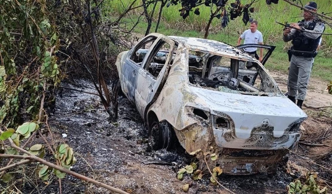 Polícia Civil  investiga achado de corpos carbonizados em carro no Benedito Bentes