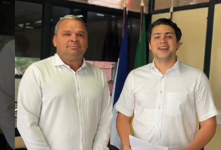 Com quase 10 anos de espera, prefeito anuncia reajuste salarial para professores em Santana do Ipanema