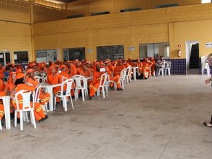 Prefeita participa de café da manhã com trabalhadores da Limpel