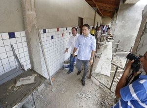 Governo entrega escolas e visita obras na Zona da Mata