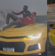 Influenciador viraliza ao destruir Camaro Amarelo em competição de manobras em Maceió