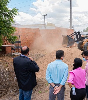 Empresa de ônibus realiza construção irregular em terreno da prefeitura de Arapiraca e Justiça determina reintegração de posse