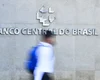 Juros das famílias seguem elevados e chegam a 64% ao ano, diz BC