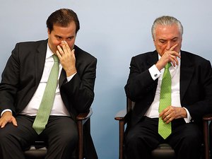 Câmara cogita suspender recesso para votar denúncia contra Temer