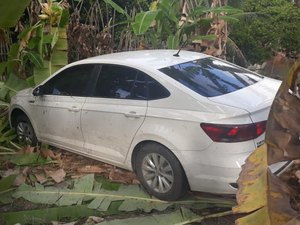 Condutor perde controle de veículo e sofre acidente em Porto Calvo