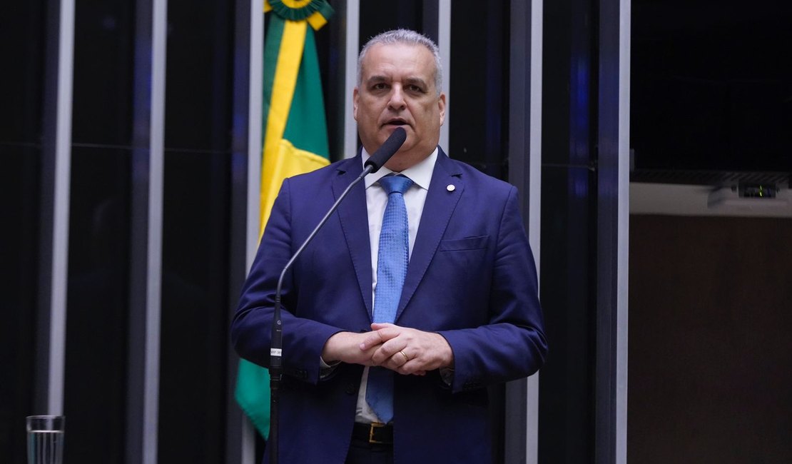 Deputado Alfredo Gaspar apresenta projeto para suspender mudanças no Pix